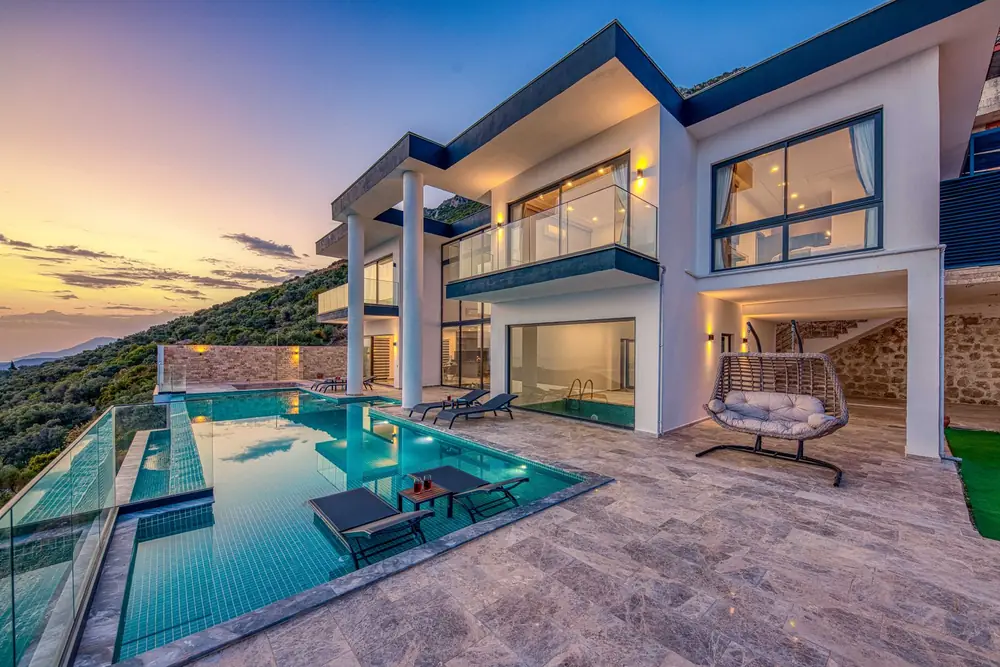 Villa met zwembad en bergzicht aan de Costa Blanca